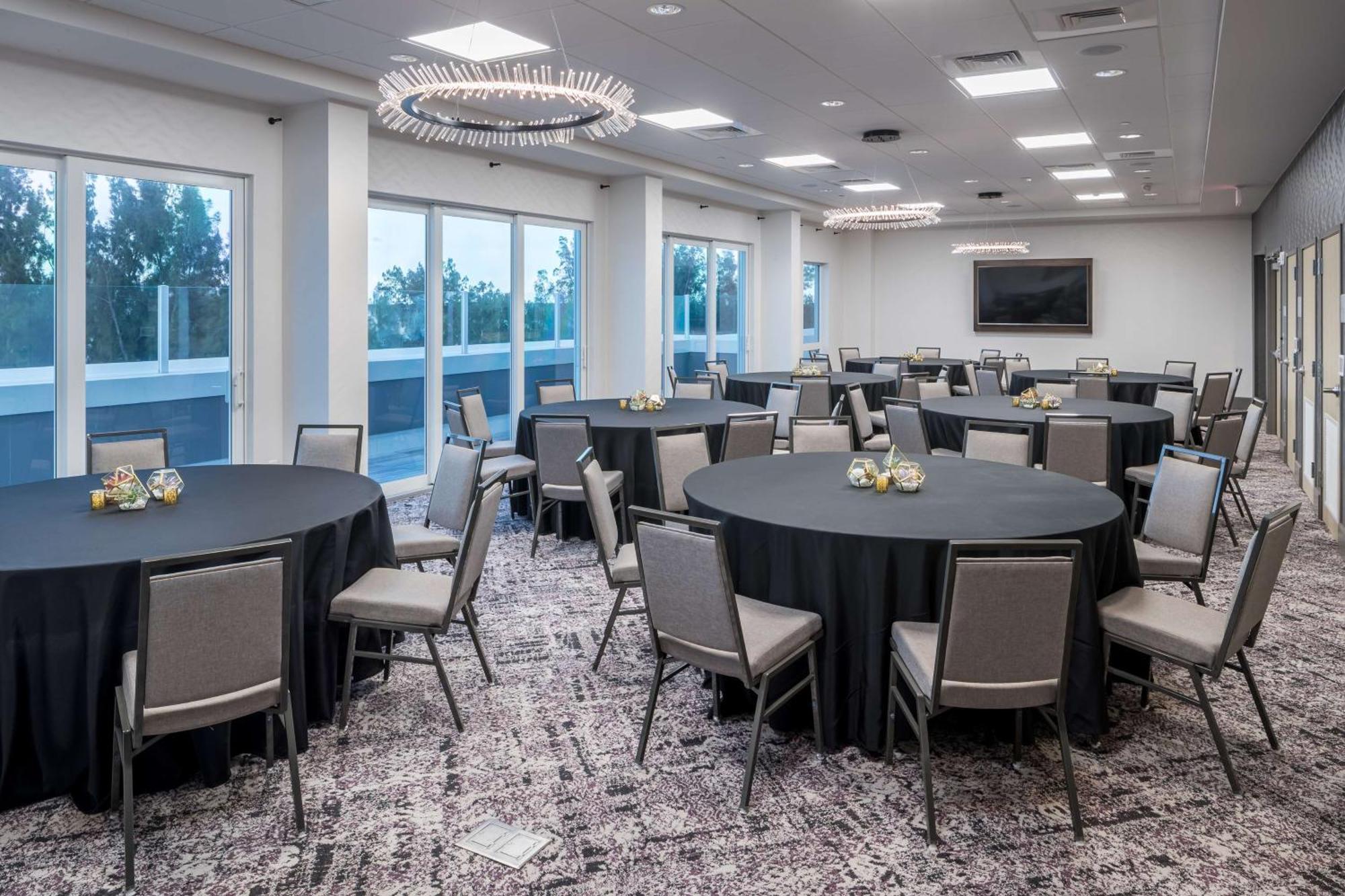 Home2 Suites By Hilton Cape Canaveral Cruise Port Eksteriør billede