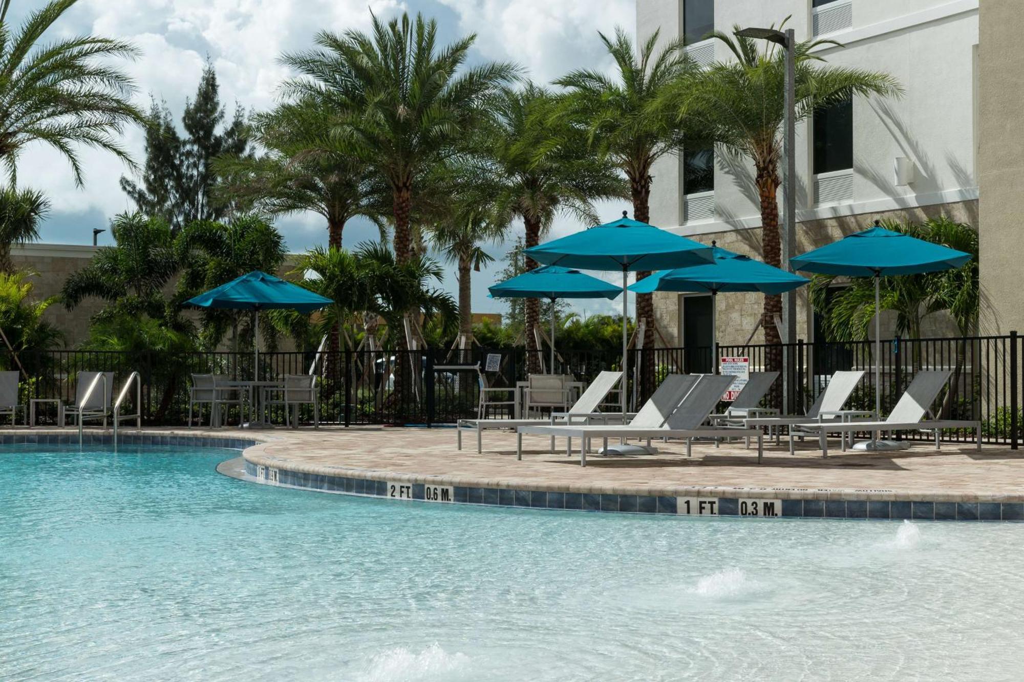 Home2 Suites By Hilton Cape Canaveral Cruise Port Eksteriør billede